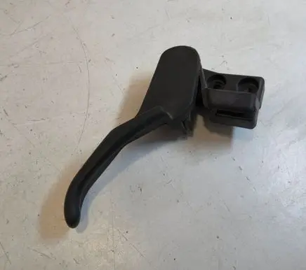 Volkswagen PASSAT B5.5 Engine bonnet (hood) release handle