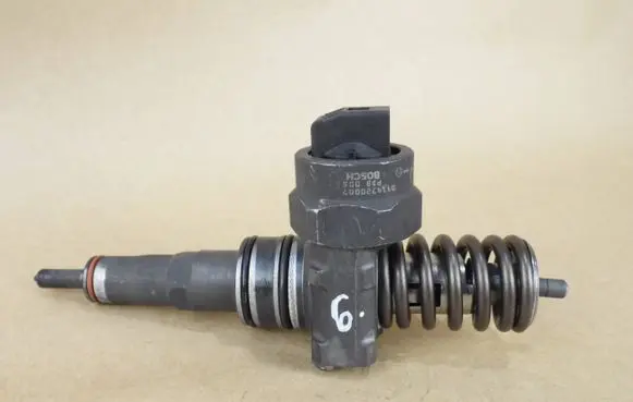 Volkswagen Golf IV Fuel injector 0414720007 038130073F PDBP05