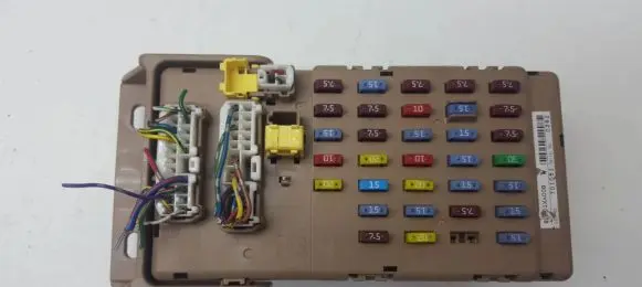 Subaru Tribeca Fuse box set 82201XA00B