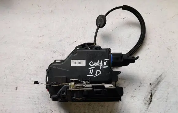 Volkswagen Golf V Rear door lock 7L0839016