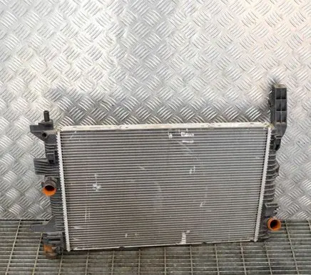 Ford Focus Coolant radiator M159543A CV618C342VA