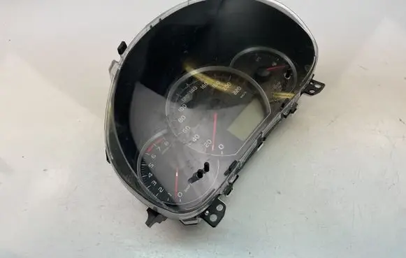Toyota Yaris Speedometer (instrument cluster) 838000DP90