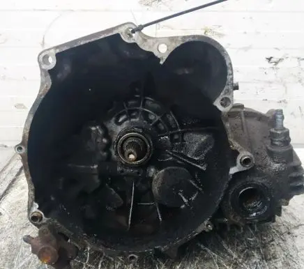 Hyundai Lantra I Manual 5 speed gearbox 956902