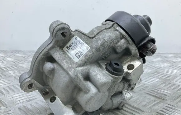 Volkswagen Golf Sportsvan Fuel injection high pressure pump 04L130755D