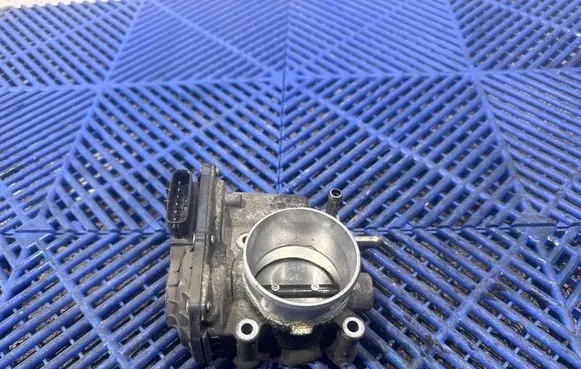 Toyota Auris E180 Throttle valve 220300T110 00983 142006R1