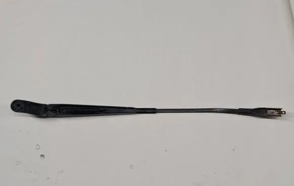Opel Zafira B Front wiper blade arm 13145563