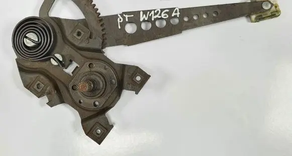 Mercedes-Benz S W126 Rear window lifting mechanism without motor
