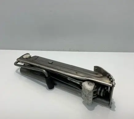 Mercedes-Benz C W204 Lift Jack A2125800118 A2125800418 2125800118