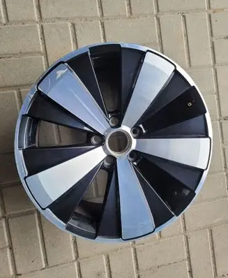Volkswagen New Beetle R18 alloy rim 5C0601025AK
