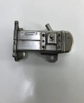 Citroen DS5 EGR valve cooler V29004027 MM111BL XS2005
