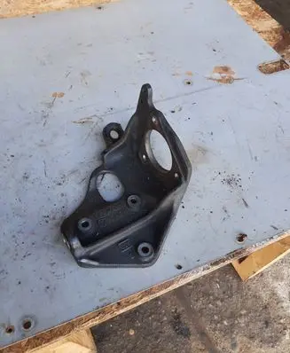 Volkswagen II LT Fuel pump bracket 074130147C