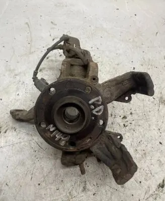 Skoda Octavia Mk2 (1Z) Front wheel hub