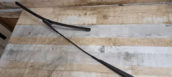 Volkswagen PASSAT CC Front wiper blade arm 3C8955410