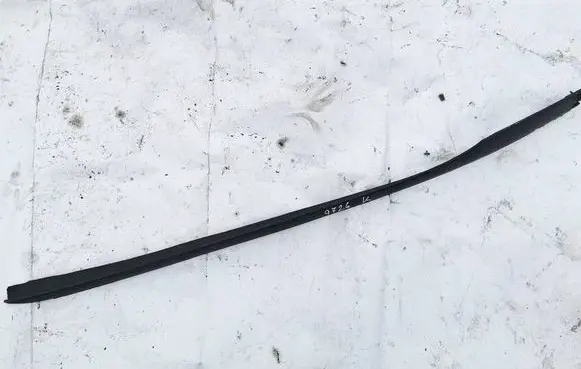 Opel Zafira A Windshield trim 76556MA