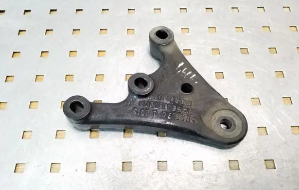 Skoda Fabia Mk1 (6Y) Engine mounting bracket 600199185J