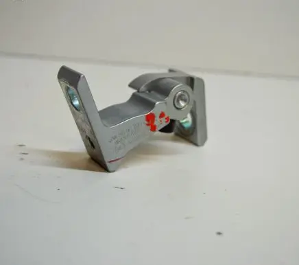 Skoda Octavia Mk3 (5E) Rear door lower hinge 8K0831401B