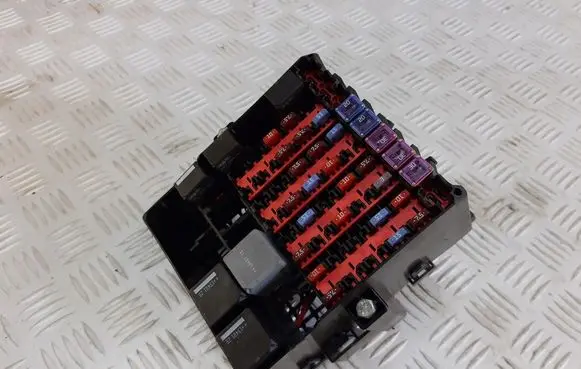 Ford B-MAX Fuse box set AV1T14A005DVE
