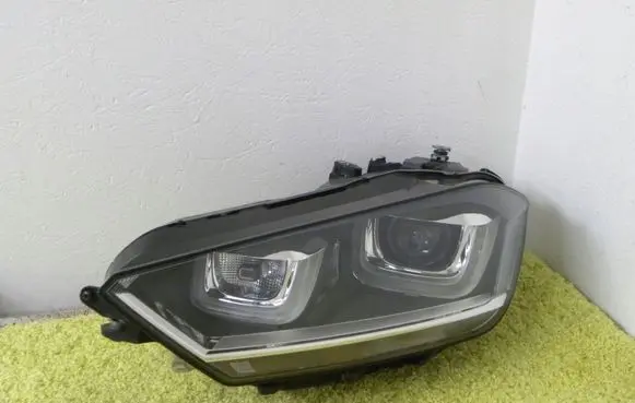 Volkswagen Golf Sportsvan Headlight/headlamp