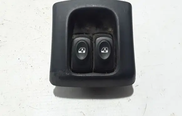 Renault Megane I Electric window control switch 7700843250
