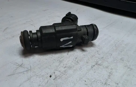 Hyundai Matrix Fuel injector 3531022600 9260930006