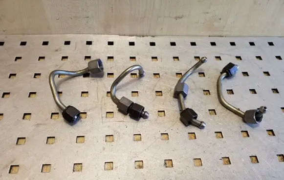 Land Rover Freelander 2 - LR2 Fuel injector supply line/pipe 