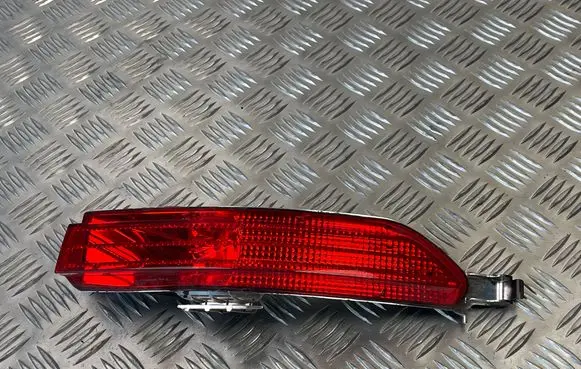 Volkswagen Touareg II Rear fog light 7P6945701F 7P6945701C