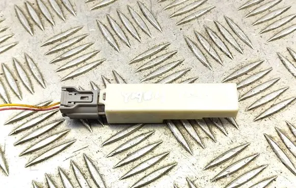 Toyota Yaris Aerial antenna amplifier Y17152000594