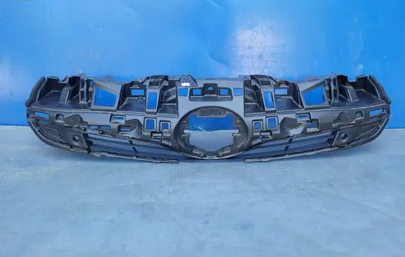 Toyota Prius (XW50) Front bumper upper radiator grill 53101-47030