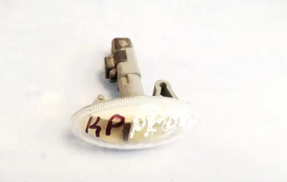Peugeot 407 Front fender indicator light