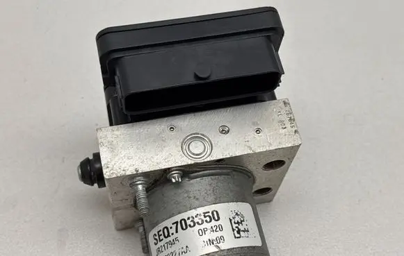 Chrysler Pacifica ABS Pump P68352227AA TYA082823744