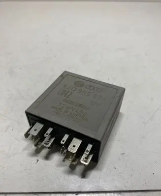 Volkswagen PASSAT B5 Window wiper relay 1J0955531 72WV404