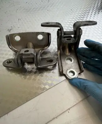 Hyundai Tucson TL Front door lower hinge 