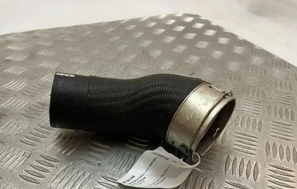 Volvo XC60 Intercooler hose/pipe 31686561 31657738