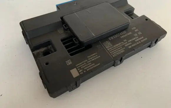 Audi A4 S4 B9 Gateway control module 8W6907468F 8W6907468E