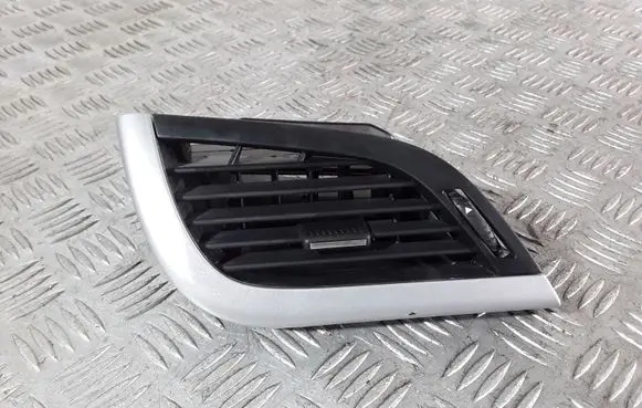 Peugeot 207 Dashboard side air vent grill/cover trim 96724794ZD