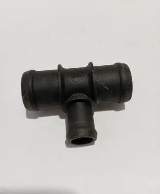 Volkswagen Golf VI Coolant pipe/hose 323220