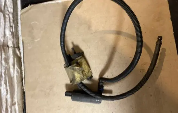 BMW 3 E90 E91 Windscreen/windshield washer pump 837743004