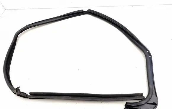 Opel Vivaro Rubber seal front door window/glass 