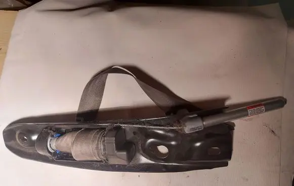 Volvo XC90 Front seatbelt 8093