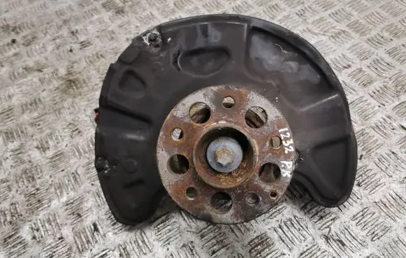 Mercedes-Benz GLK (X204) Front wheel hub