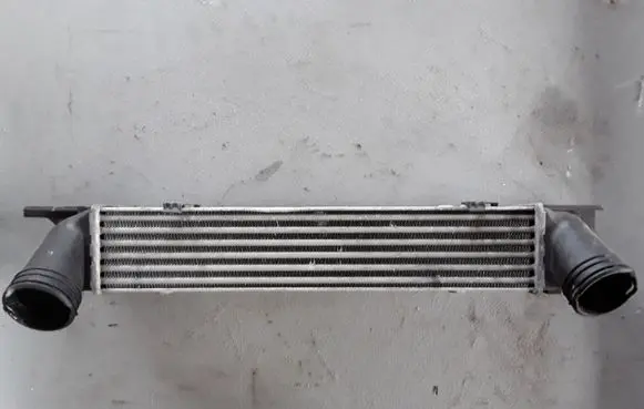 BMW 3 E90 E91 Intercooler radiator 3093796