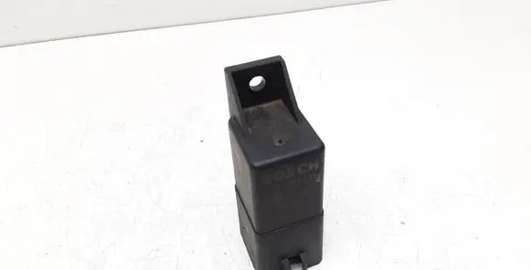 Volvo V60 Glow plug pre-heat relay 31342686 0281003047