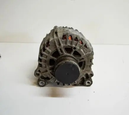 Volkswagen PASSAT B6 Generator/alternator 03L903023E