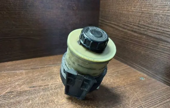Renault Trafic II (X83) Power steering fluid tank/reservoir 7700782884 7700840252