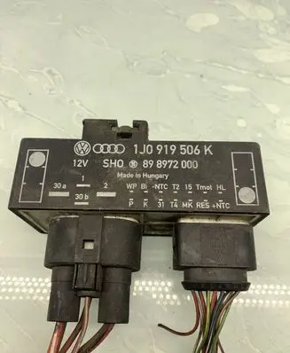 Volkswagen Golf IV Coolant fan relay 1J0919506K