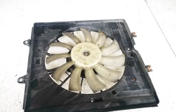 Honda FR-V Radiator cooling fan shroud