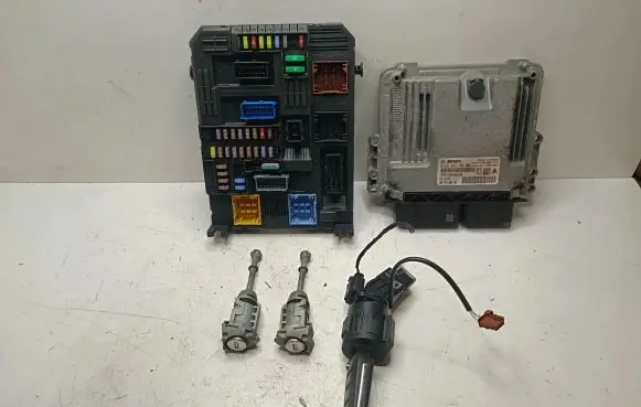 Peugeot 3008 II Engine ECU kit and lock set 9827483380 0281034708 9818703480