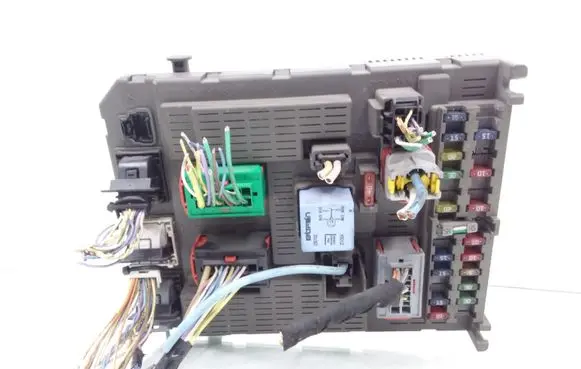 Citroen C8 Fuse module 9646907380