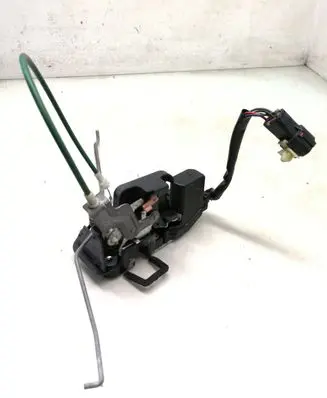 KIA Sorento Front door lock A045777
