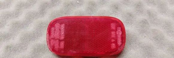 Toyota RAV 4 (XA20) Rear tail light reflector E13023616